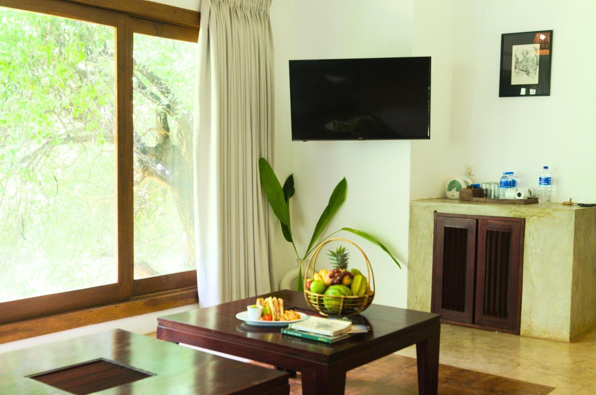 Pinthaliya Resort Szigirija Kültér fotó