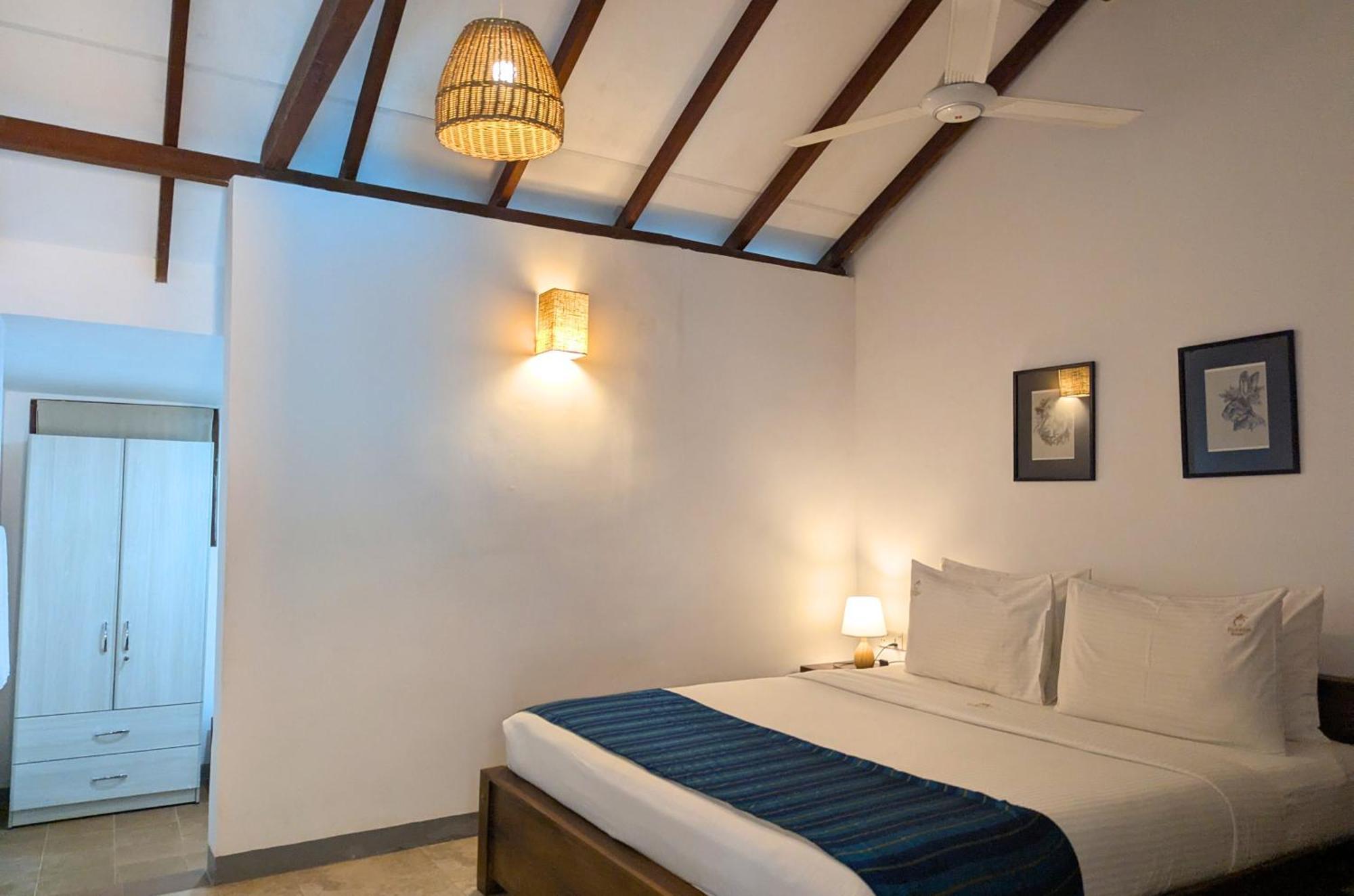 Pinthaliya Resort Szigirija Kültér fotó