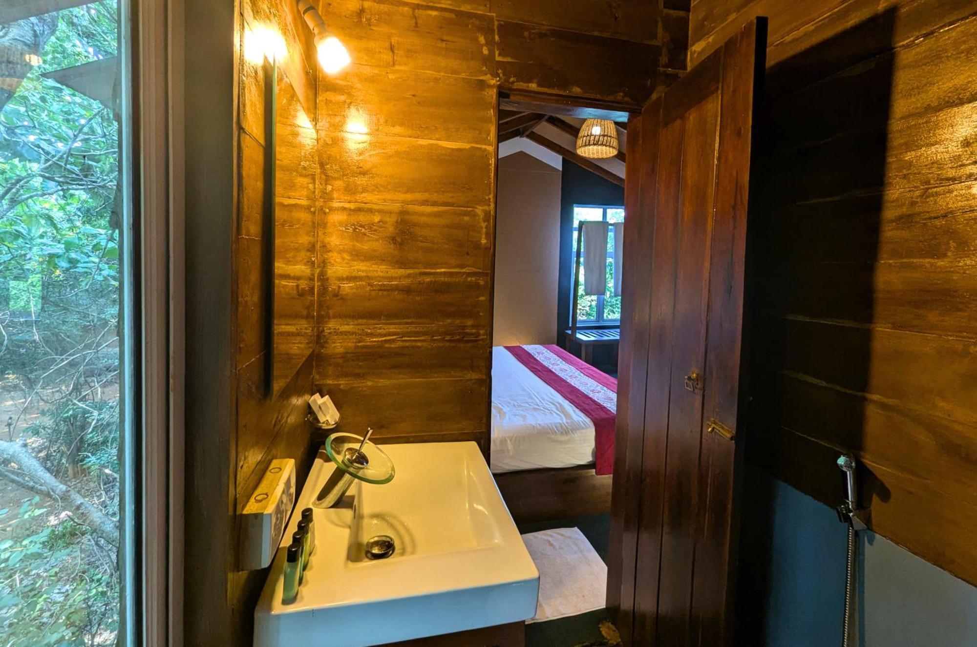 Pinthaliya Resort Szigirija Kültér fotó