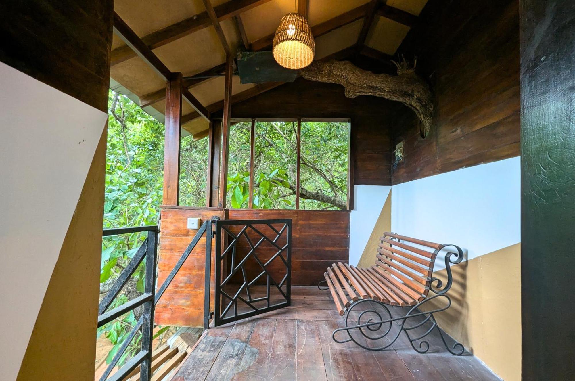Pinthaliya Resort Szigirija Kültér fotó